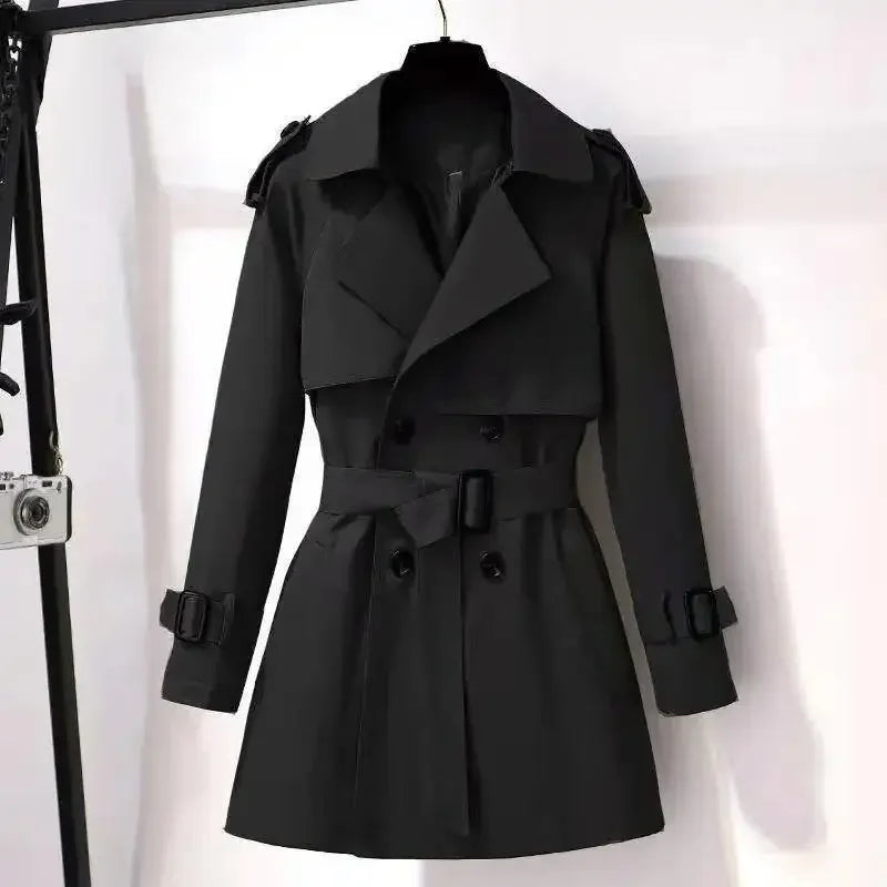 Cappotto lungo donna 2025 – giacca British style a lunghezza media con cintura, effetto snellente e versatilità quotidiana
