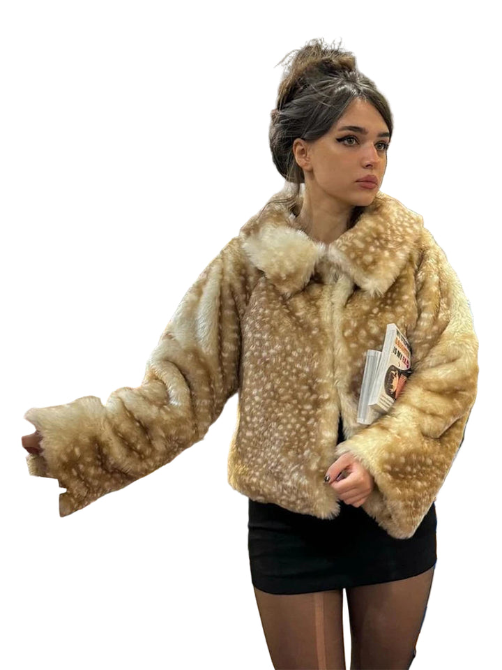 Giacca corta in pelliccia sintetica con stampa leopardata e colletto a revers – giacca donna chic per l'inverno 2025