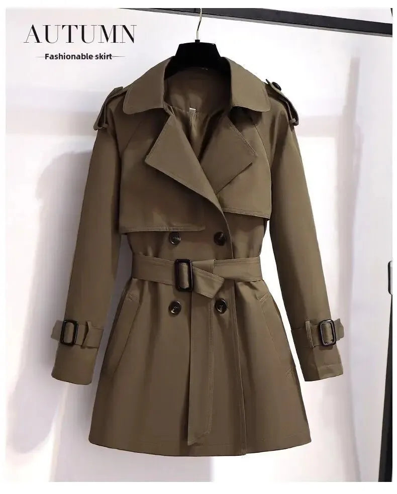Cappotto lungo donna 2025 – giacca British style a lunghezza media con cintura, effetto snellente e versatilità quotidiana