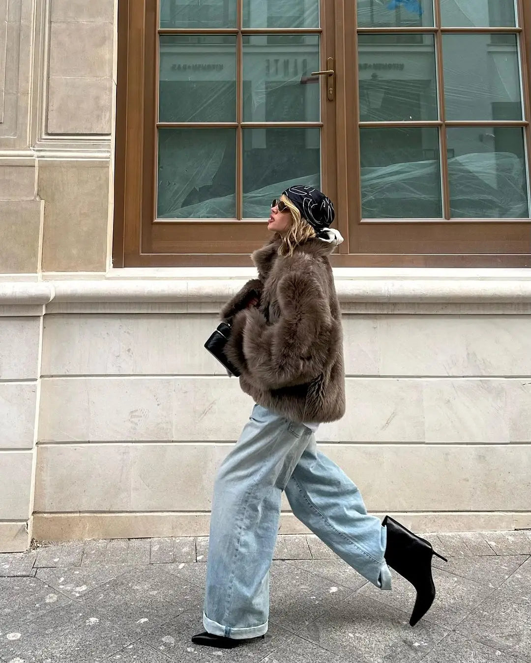 Giacca corta in pelliccia sintetica marrone donna 2025 – maniche lunghe, collo alto, stile urbano e caldo