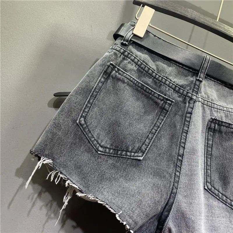 Denim shorts donna estate 2025 bicolore – vita alta, gamba larga, grafica e strappi – look urbano e trendy