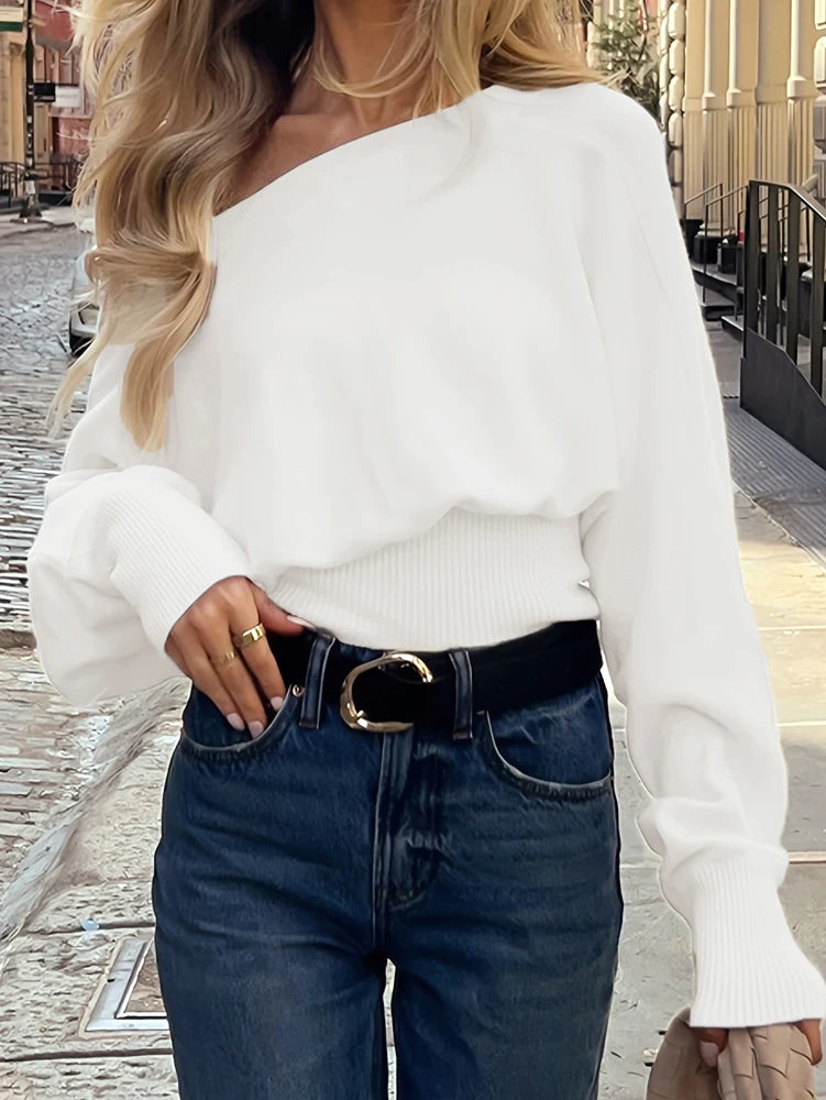 Maglione donna asimmetrico a collo alto e maniche lunghe