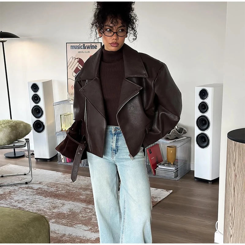 Giacca bomber donna marrone vintage con collo a rever, cintura e zip ‒ outerwear street chic autunno/inverno 2025