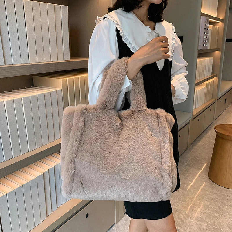 Shopper Tote Donna in Ecopelliccia Invernale – Borsa Furry Fluffy a Tracolla o Spalla