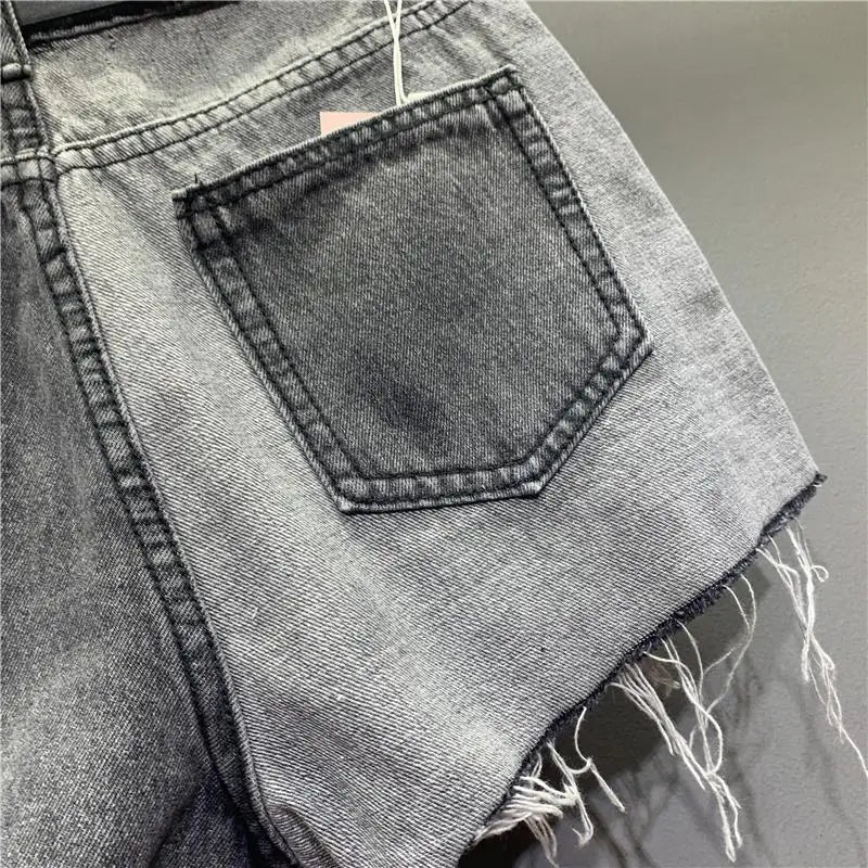 Denim shorts donna estate 2025 bicolore – vita alta, gamba larga, grafica e strappi – look urbano e trendy