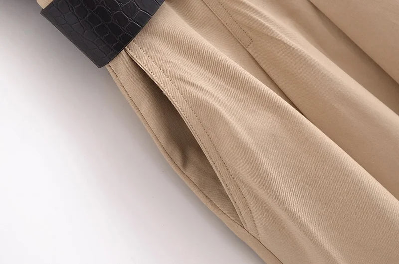 Vestito midi estivo senza maniche con cintura – elegante e plissettato