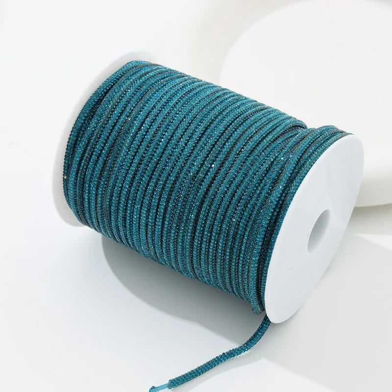 Corda in Cotone con Strass in Vetro 4 mm – 5 Metri Applicabile con Ferro o Cucitura per Abiti, Borse e Scarpe