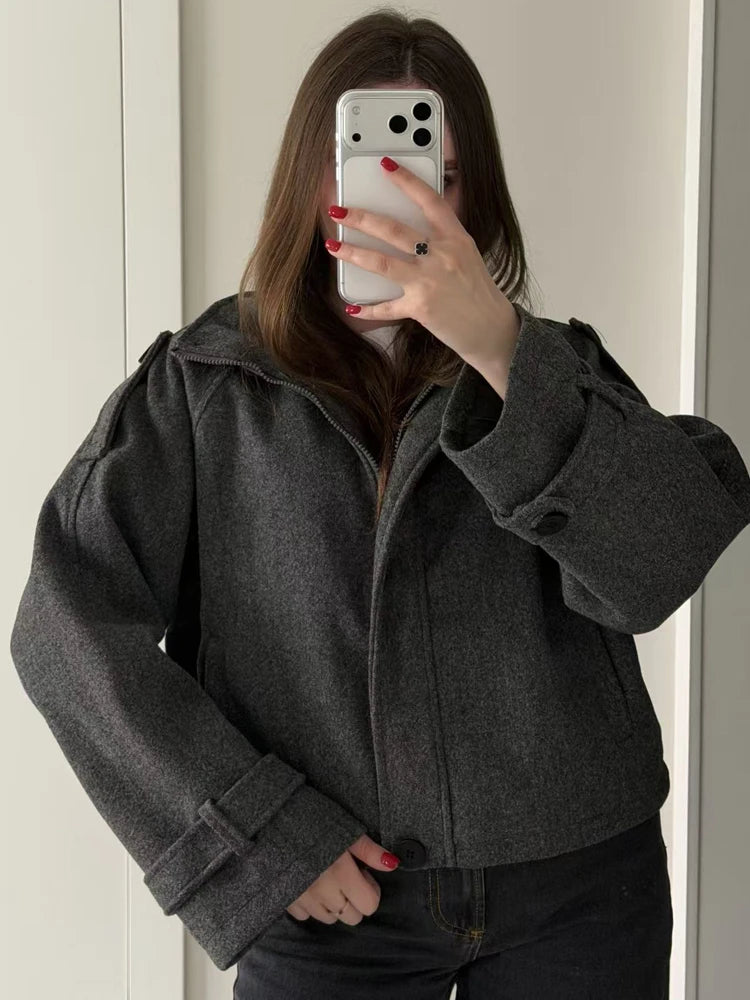 Cappotto Corto Donna Collo Alto con Zip e Tasche - immagine 12
