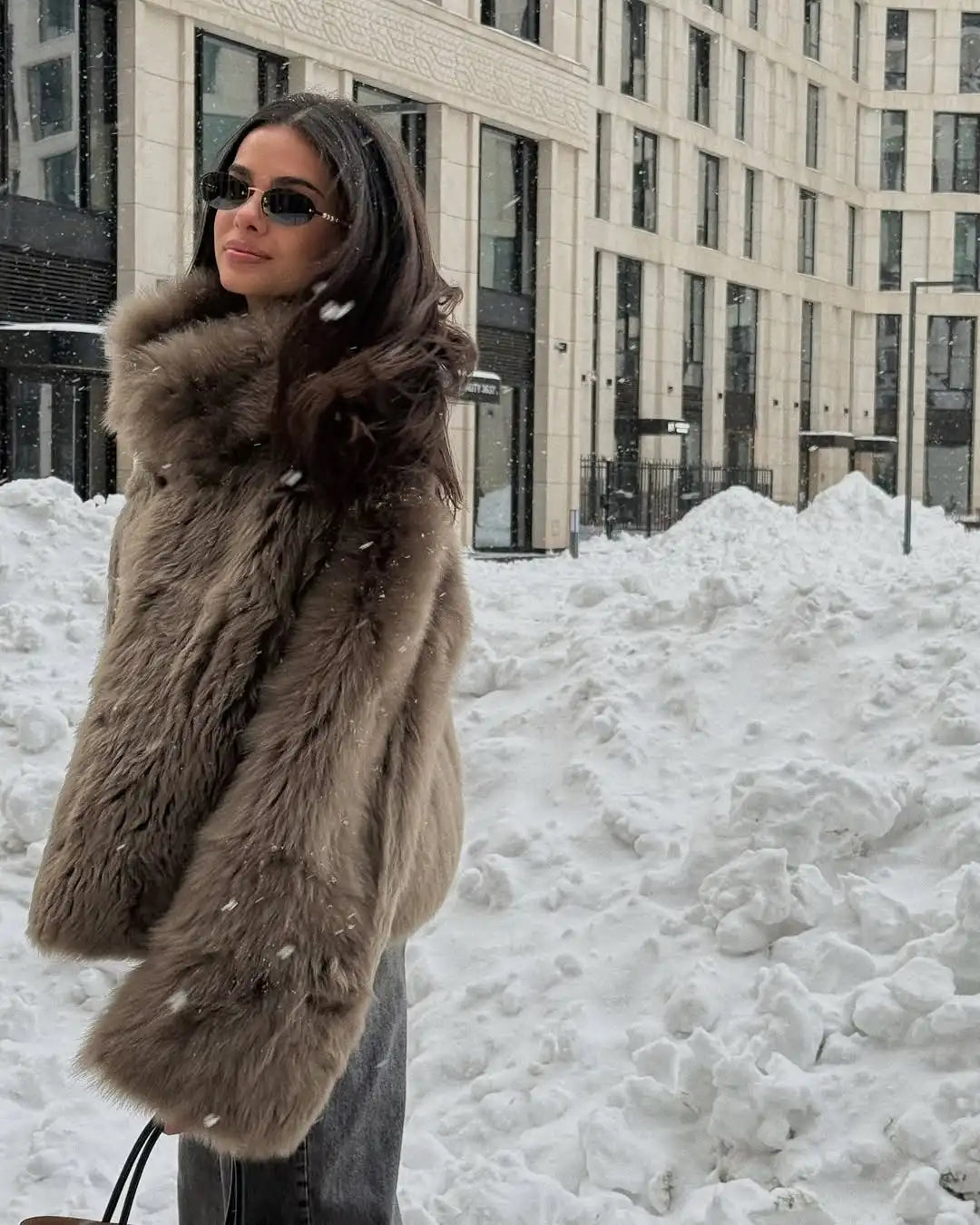 Giacca corta in pelliccia sintetica marrone donna 2025 – maniche lunghe, collo alto, stile urbano e caldo