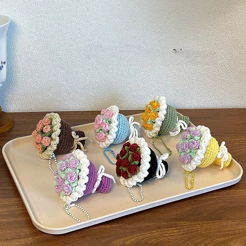 Portachiavi handmade a mini bouquet di fiori all’uncinetto – regalo dolce e artigianale