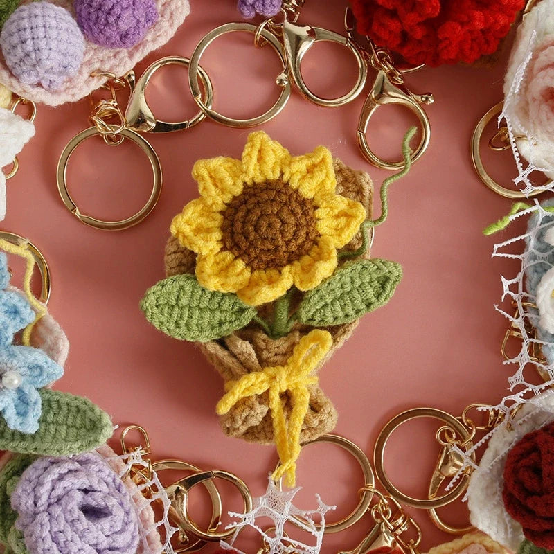 Portachiavi fiore all’uncinetto artigianale – charm amigurumi handmade per borse e chiavi