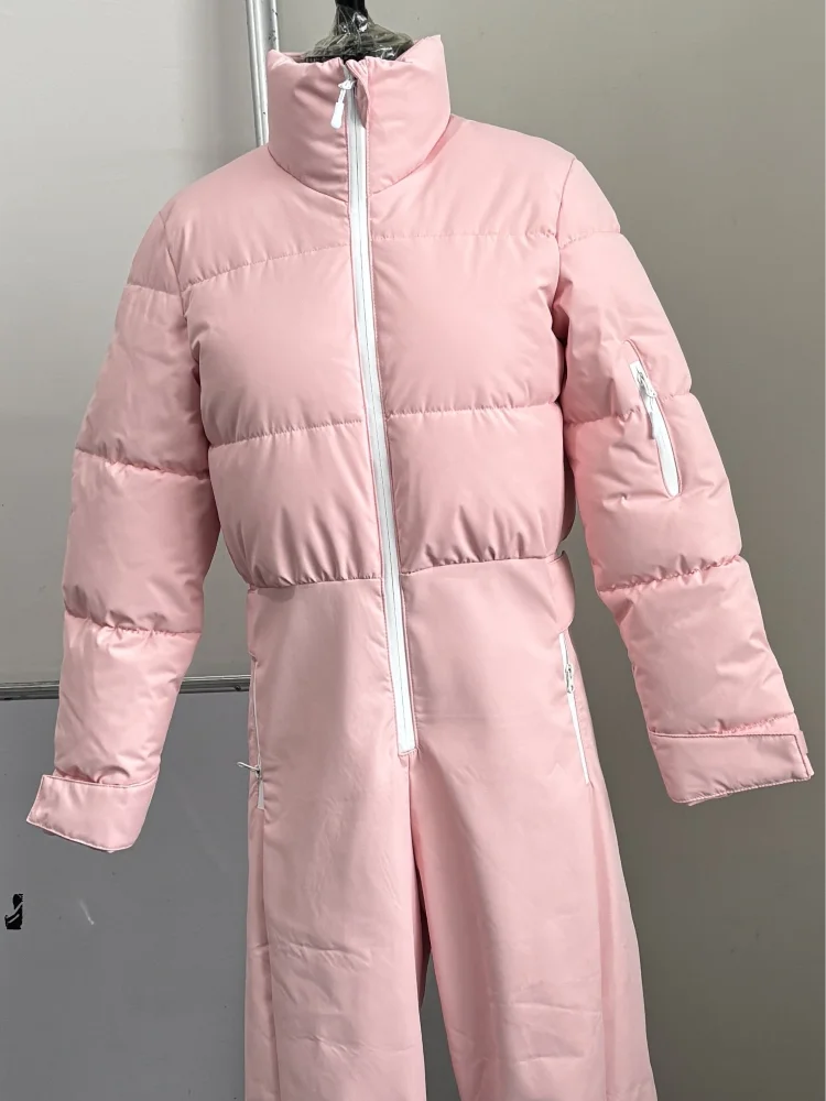 Abbigliamento neve donna: giacca, pantaloni o tuta