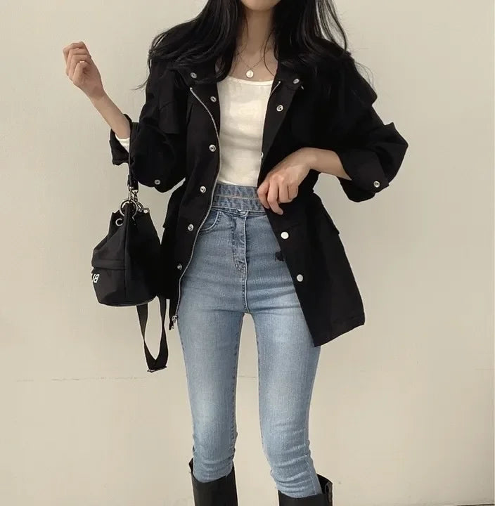 Giacca utility donna retro ‒ jacket con coulisse in vita, tasche, look chic autunno 2025