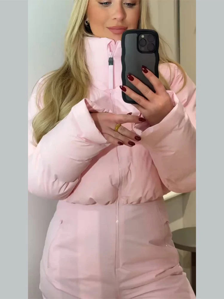 Abbigliamento neve donna: giacca, pantaloni o tuta