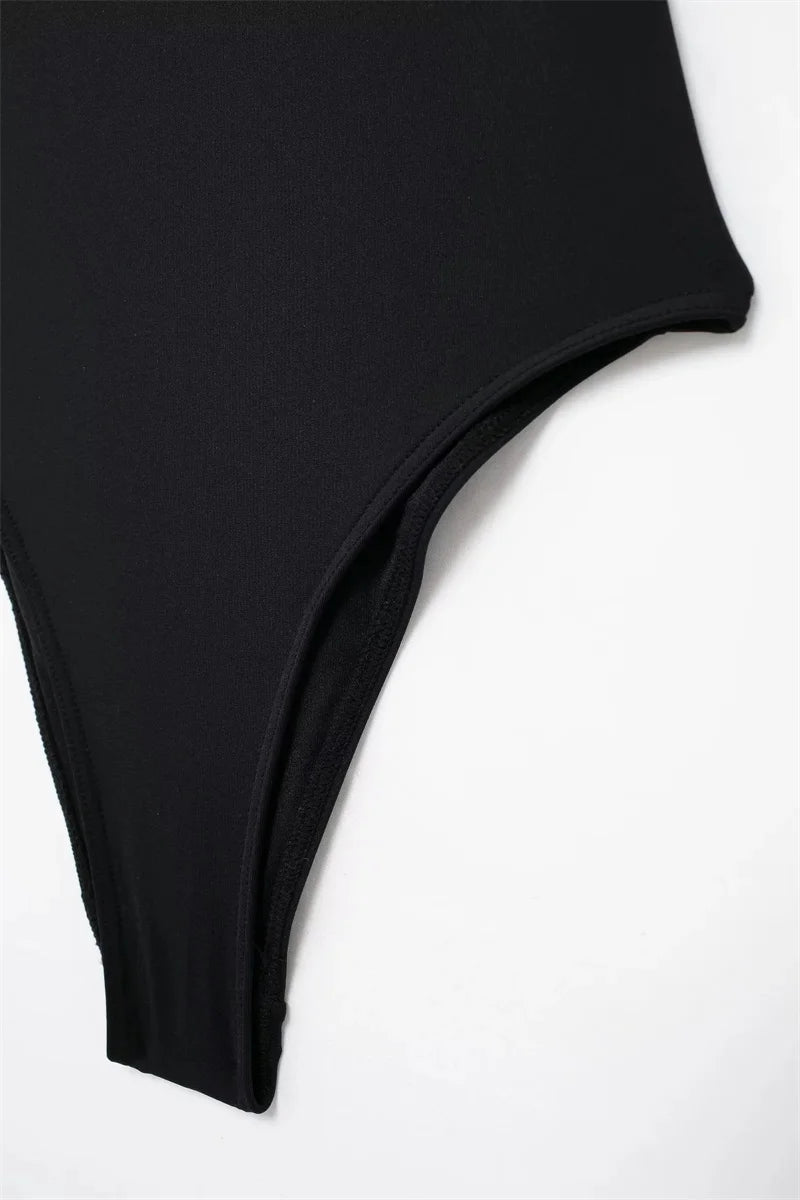 Body suit nero off-shoulder donna 2025 – modello aderente sexy a spalle scoperte, lingerie e outfit femme fatale