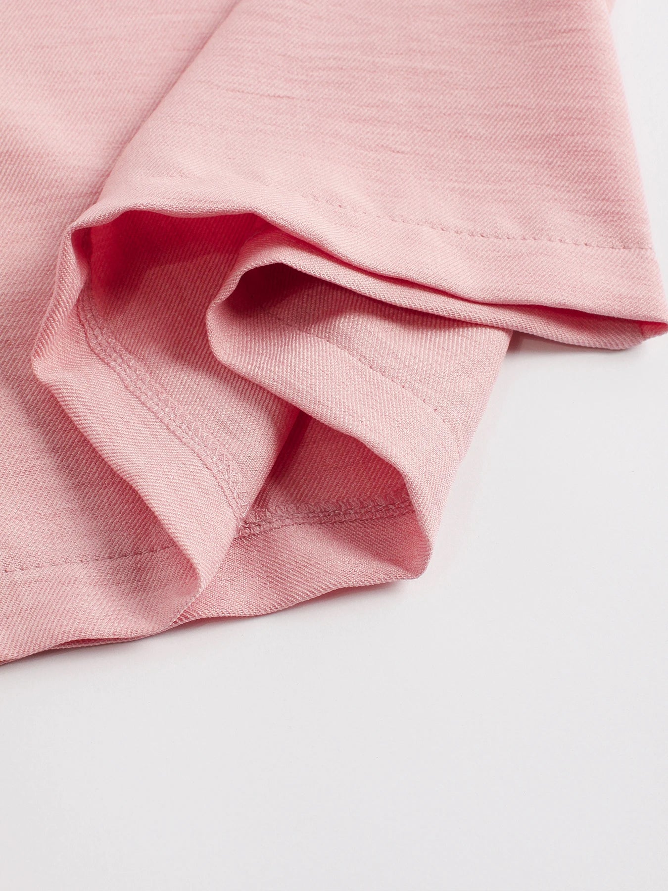 Set donna primavera–estate 2025 – camicia con bottoni e pantaloni wide-leg a vita alta