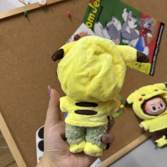 Set di abbigliamento per bambola Labubu da 17 cm – Tuta Pikachu con cappuccio e accessori