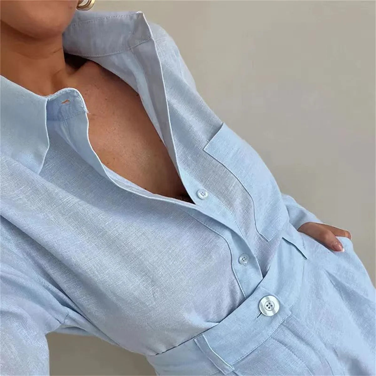 Completo da donna – camicia colletto revers e pantaloni elasticizzati casual-cozy