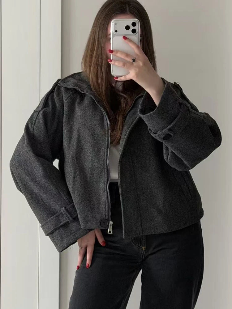 Cappotto Corto Donna Collo Alto con Zip e Tasche - immagine 3
