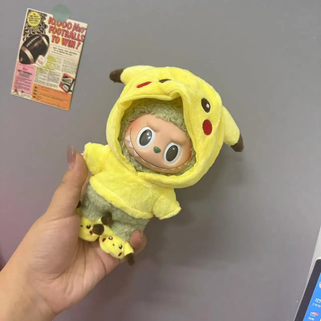 Set di abbigliamento per bambola Labubu da 17 cm – Tuta Pikachu con cappuccio e accessori