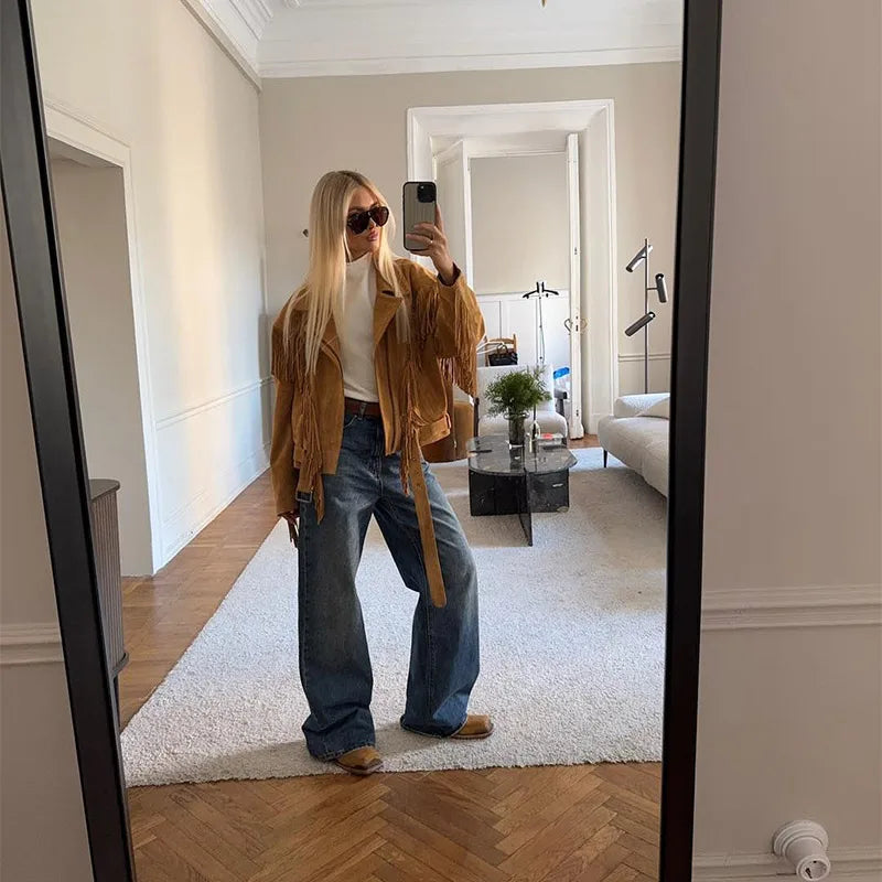 Giacca corta marrone con collo a revers e frange – stile boho retrò 2025