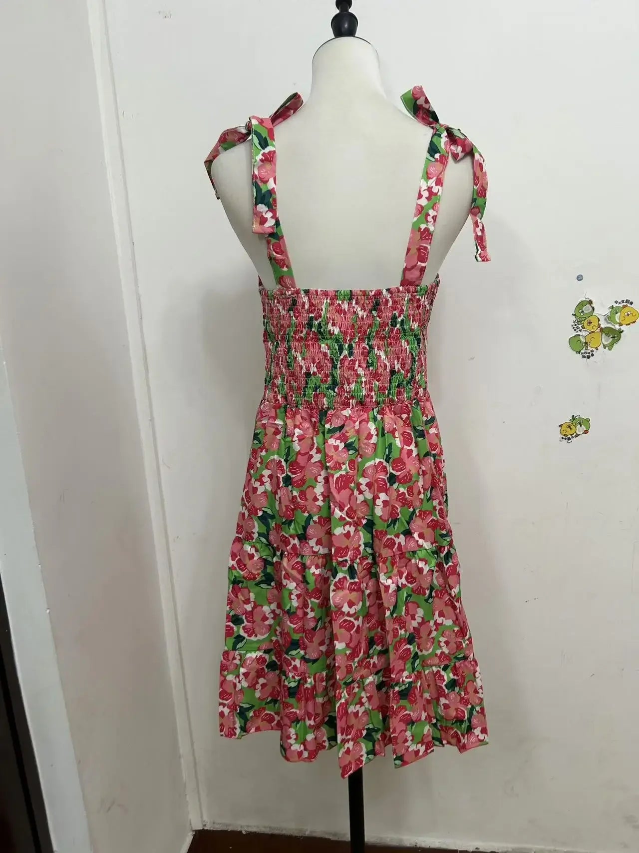 Abito mini estivo 2025 con stampa, scollo halter, spalline regolabili – Vestito donna fresco e unico