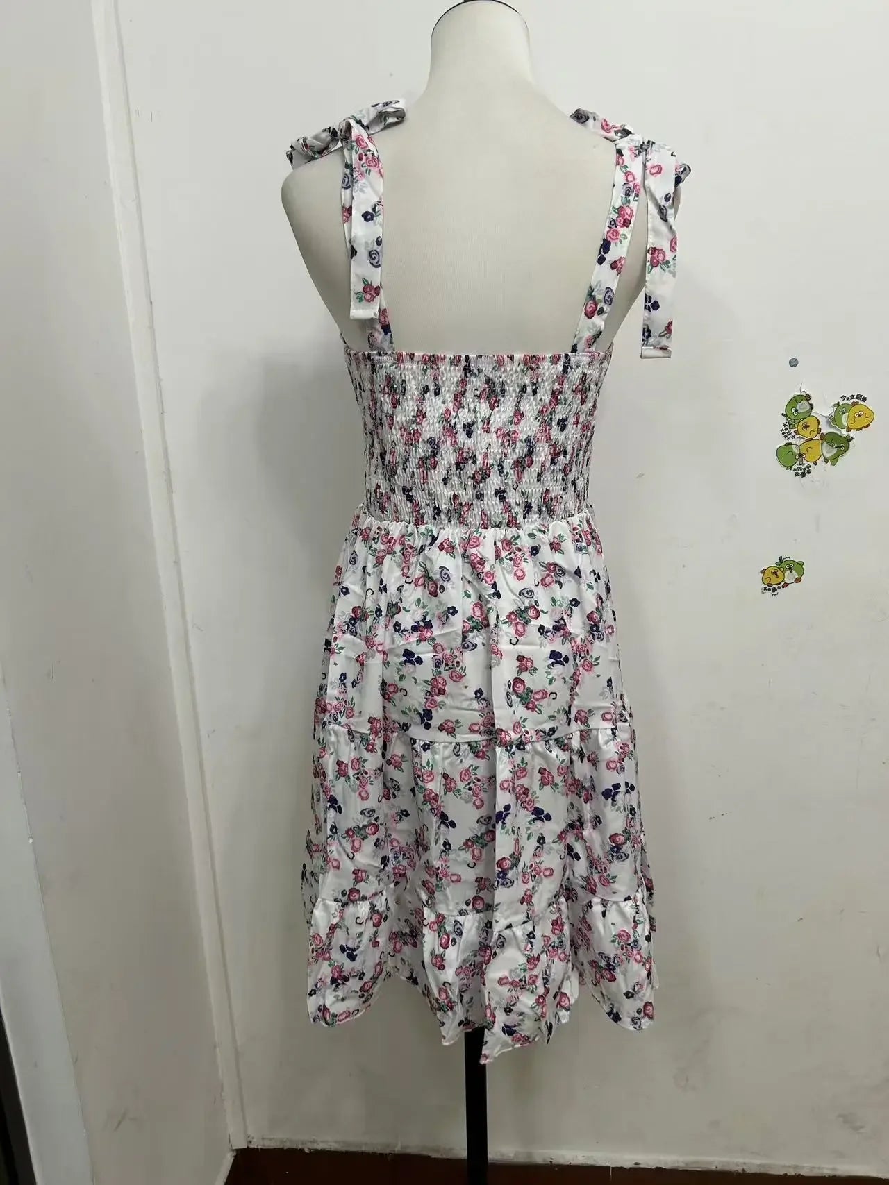Abito mini estivo 2025 con stampa, scollo halter, spalline regolabili – Vestito donna fresco e unico