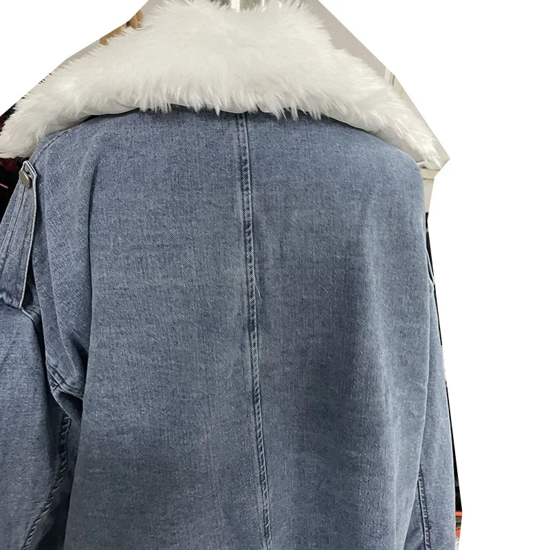 Giacca denim corta con collo in pelliccia sintetica donna – giubbotto fur collar trendy 2025