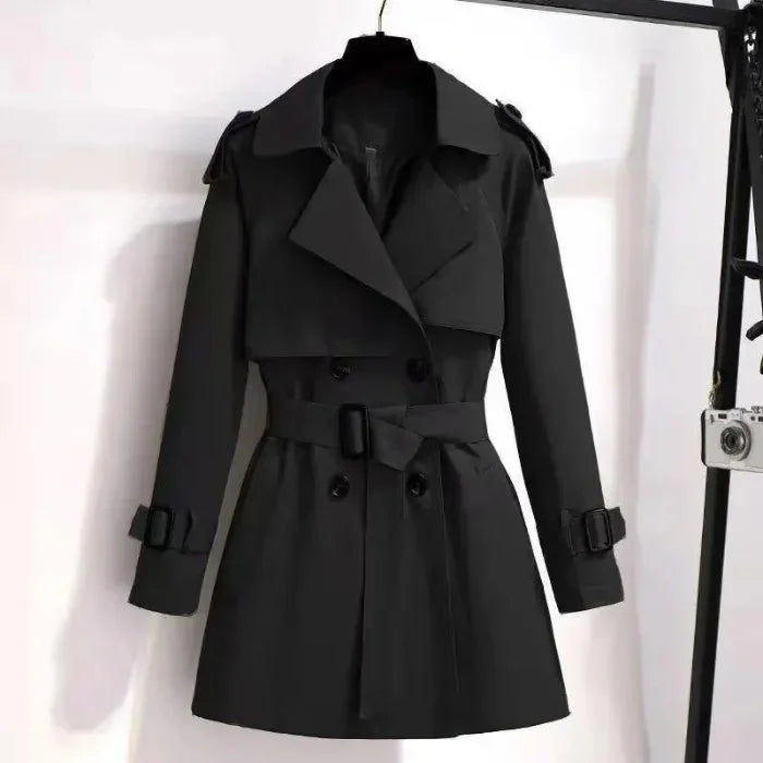 Cappotto lungo donna 2025 – giacca British style a lunghezza media con cintura, effetto snellente e versatilità quotidiana