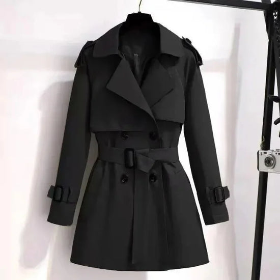 Cappotto lungo donna 2025 – giacca British style a lunghezza media con cintura, effetto snellente e versatilità quotidiana