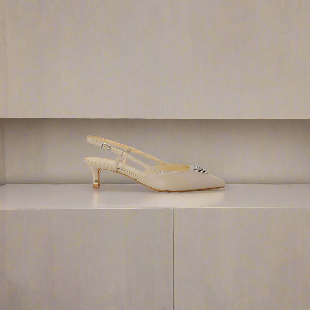 Décolleté Donna Guess – Beige, Monocromo, con Fibbia e Punta Stretta, Eleganti e Raffinate per Primavera/Estate