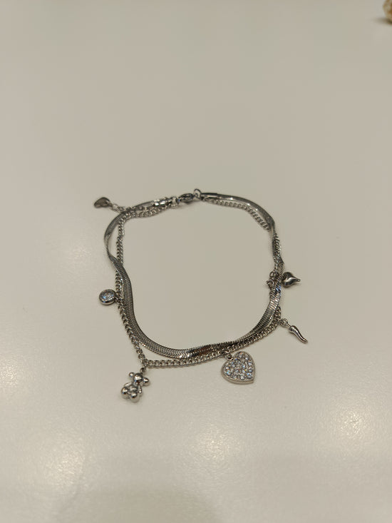 Bracciale Doppio in Acciaio con Ciondoli – Cuore, Orsetto e Dettagli Preziosi
