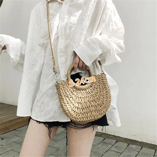 Moon Bag in paglia intrecciata – Borsa estiva a mezzaluna in tre dimensioni (S, M, L)