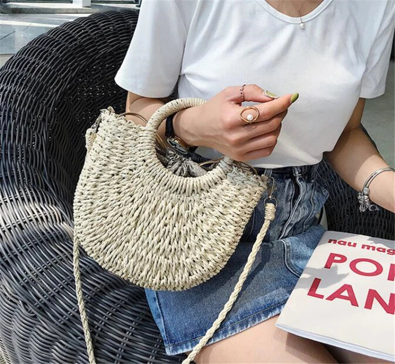 Borsa paglia intrecciata semicircolare con manici rotondi – Beige e Khaki