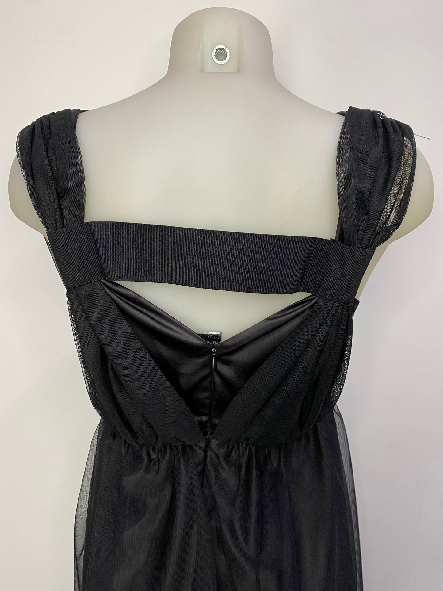 Abito tulle e raso No-nà: Eleganza e Stile Unici