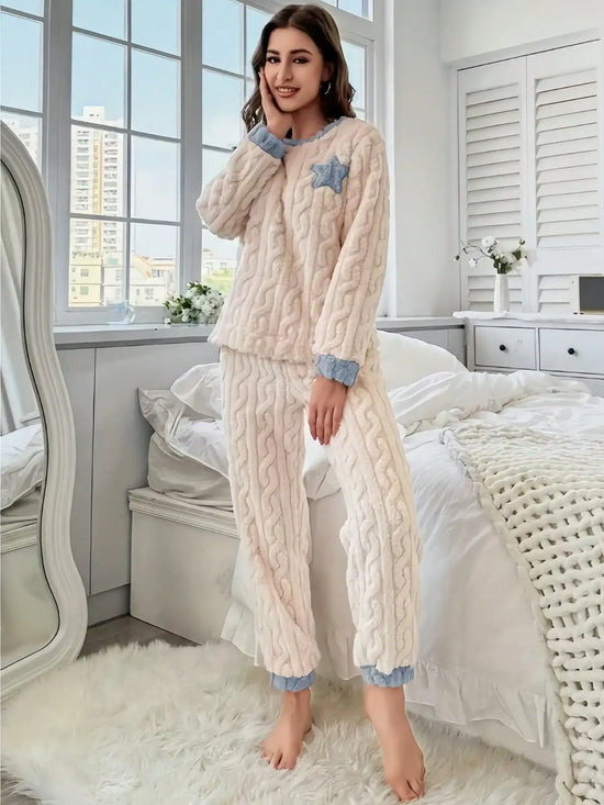 Set di pigiama da donna per l'autunno e l'inverno – pantaloni spessi e maglia a collo rotondo con stella a cinque punte ricamata