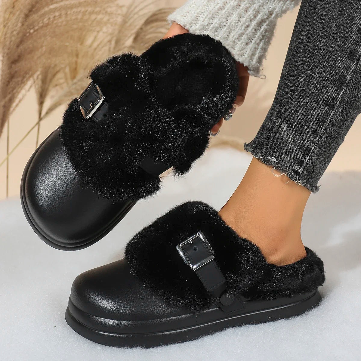 Women EVA Thick Sole Fur Slippers Closed Toe Fluffy Warm Home Slippers Woman Buckle Fashion Slip-on Cover Head Cotton Slippers