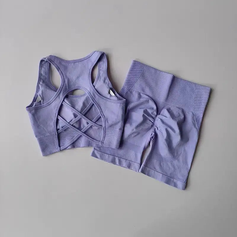 Set seamless donna 2025 – top sportivo e shorts vita alta, look fitness elegante e funzionale