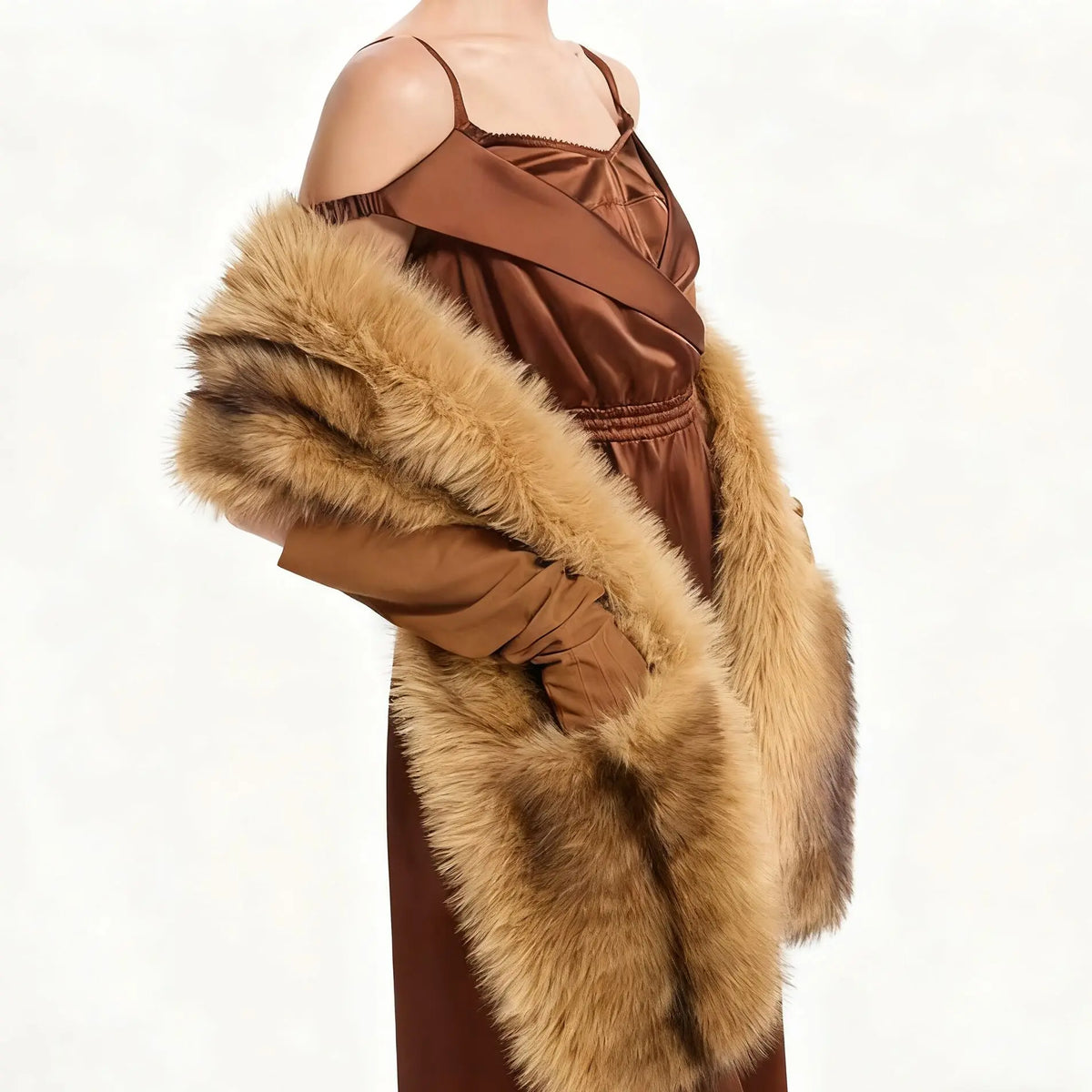 Sciarpa donna in pelliccia sintetica con tasche marrone