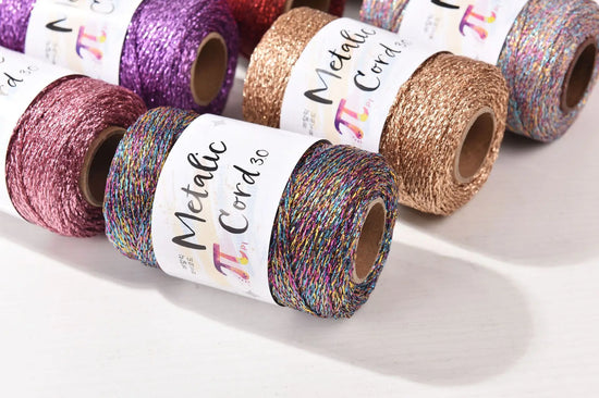 Cordoncino Rigido in Core-Spun da 3 mm con Fili Metallici Argentati – Filo Decorativo di Alta Qualità per Packaging Regalo, Uncinetto e Progetti Fai-da-Te