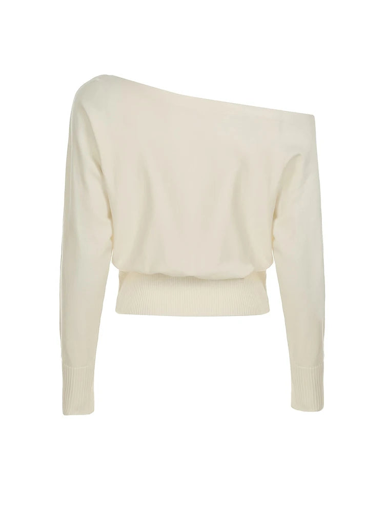 Maglione donna asimmetrico a collo alto e maniche lunghe