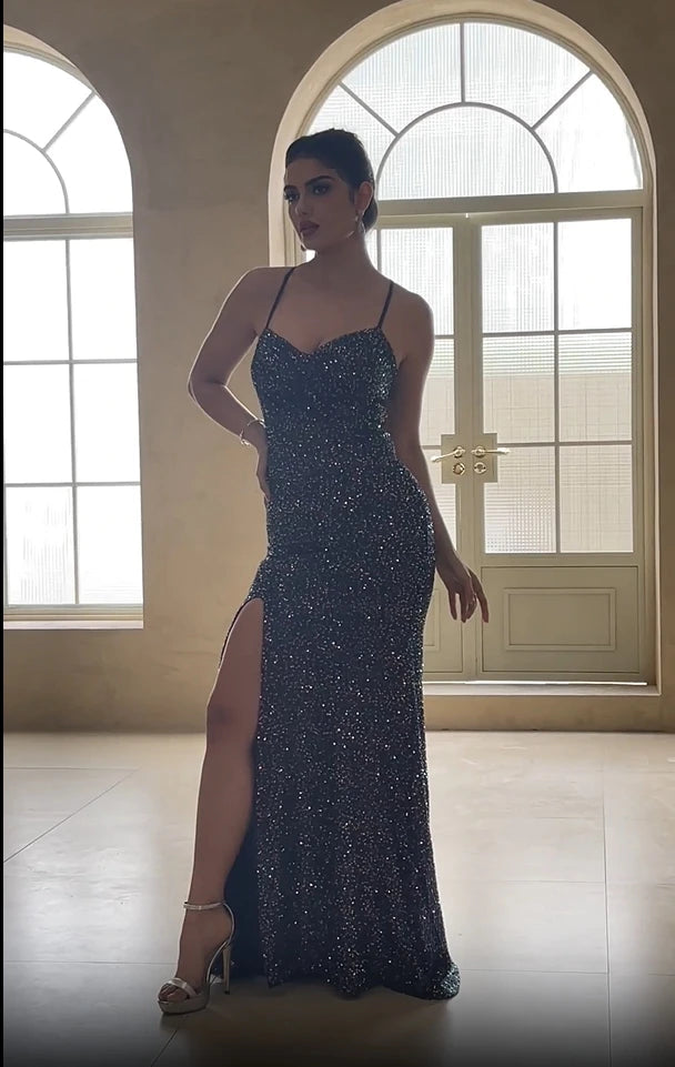 Abito Lungo Elegante Sirena con Paillettes – Scollo a V e Spacco Alto per Cerimonie e Gala