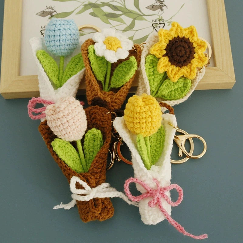 Portachiavi fiore all’uncinetto artigianale – charm amigurumi handmade per borse e chiavi