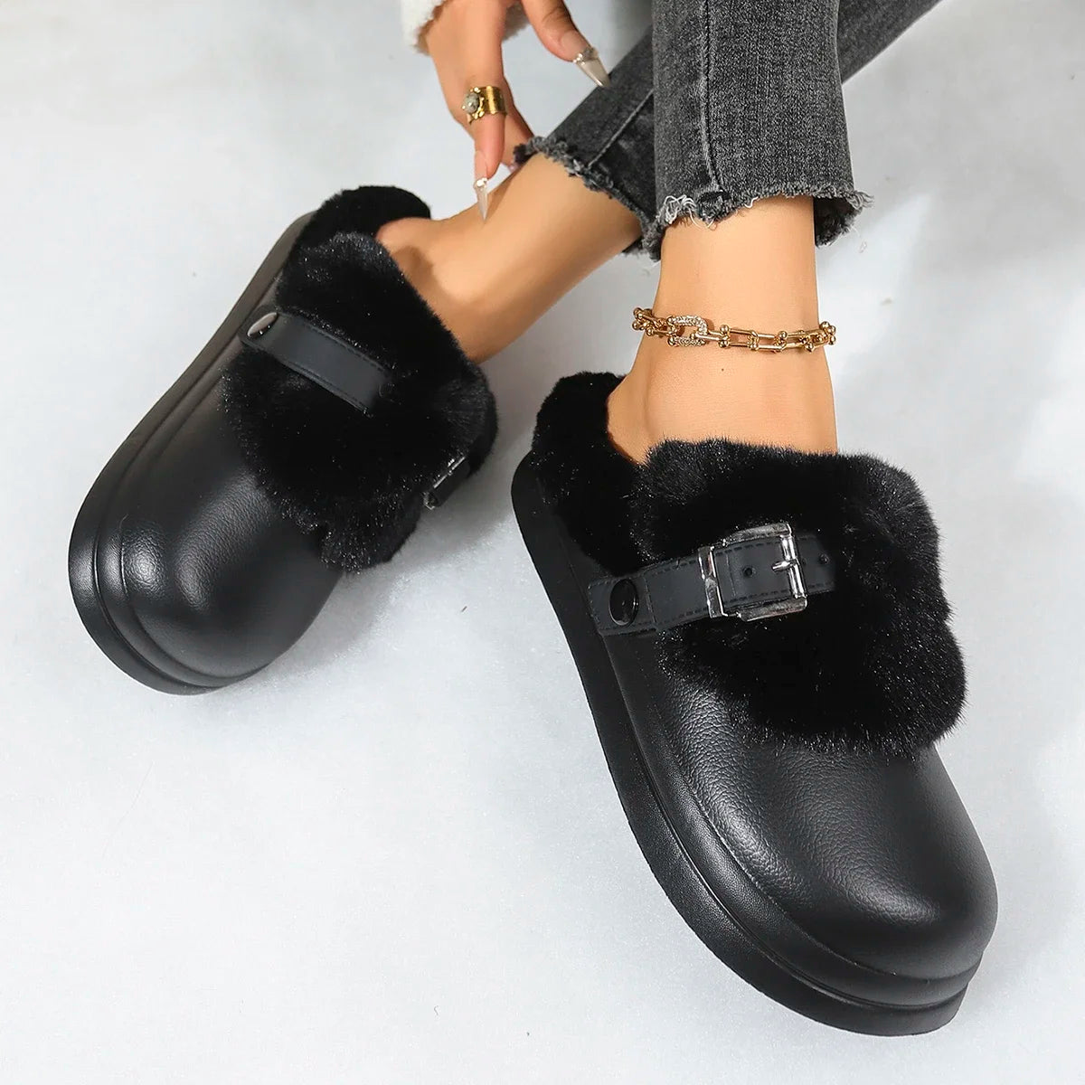 Women EVA Thick Sole Fur Slippers Closed Toe Fluffy Warm Home Slippers Woman Buckle Fashion Slip-on Cover Head Cotton Slippers