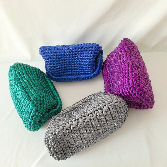 Clutch donna fatta a mano in crochet metallico – pochette elegante in filo metalizzato