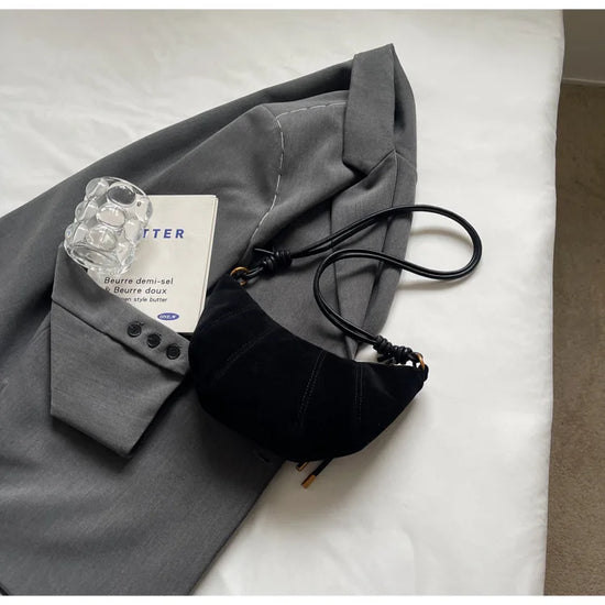 Borsetta baguette crossbody in velluto 2025 – stile western, zip e look raffinato minimal