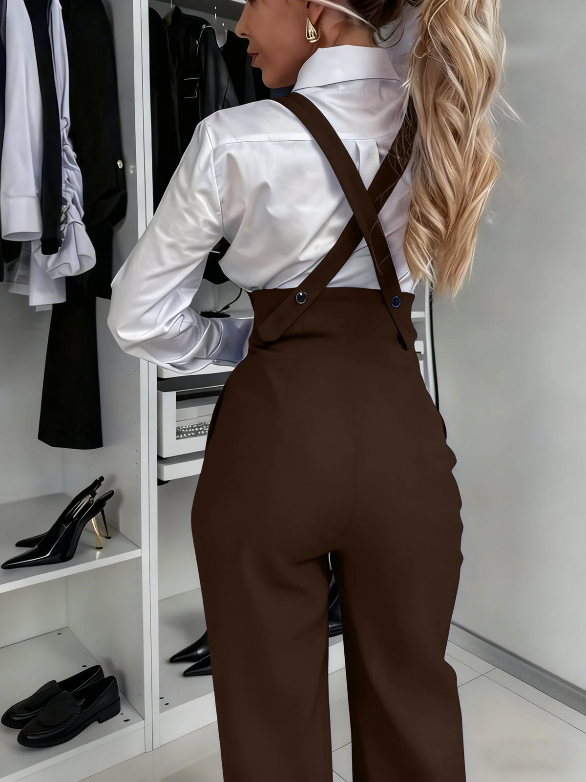 Pantaloni donna marroni a gamba larga con bretelle