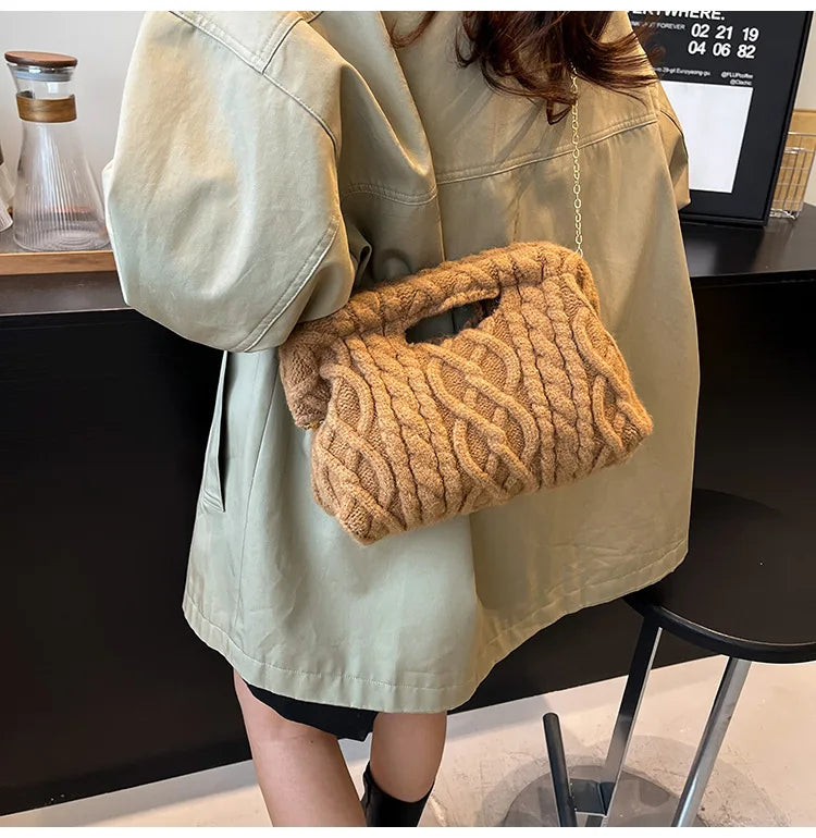 Borsa Crochet Donna Invernale – Crossbody Tricot con Catena e Texture Maglia