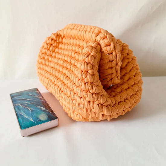 Clutch donna crochet fatta a mano – pochette artigianale intrecciata ideale per il giorno