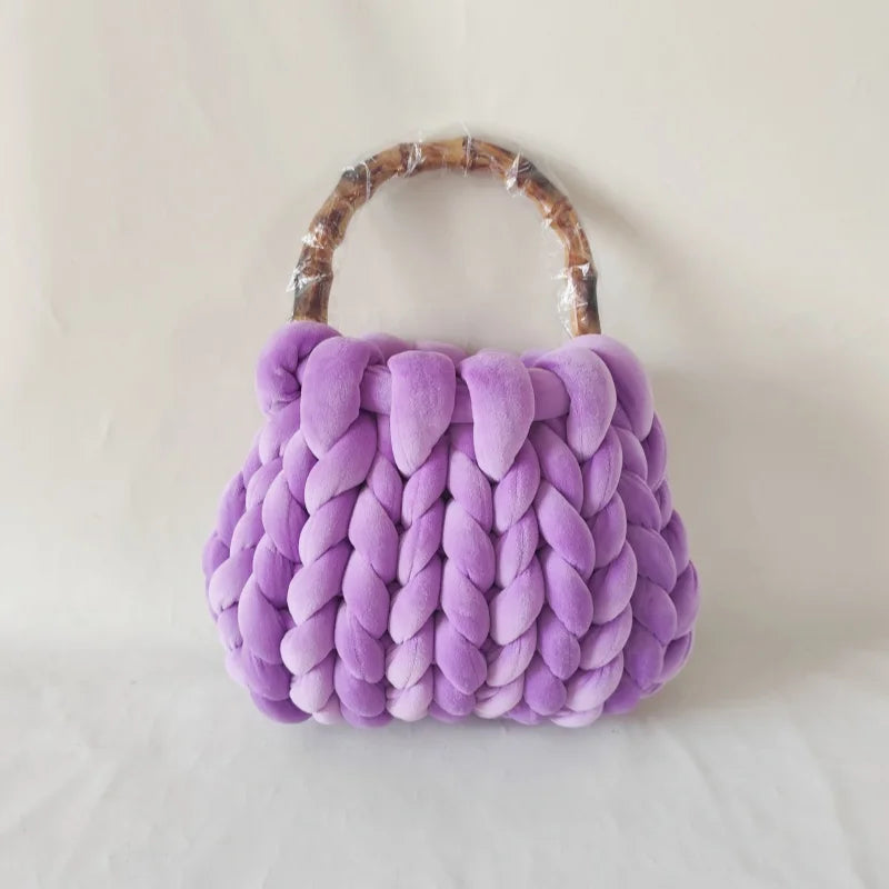 Borsa lavorata a mano in lana islandese super-spessa Yingzi – hand-knitted Icelandic wool bag trendy & artigianale